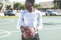 内马尔焦点对战，东契奇与40激战美国队分钟，锐不可当胜负难料！赢得满堂喝彩